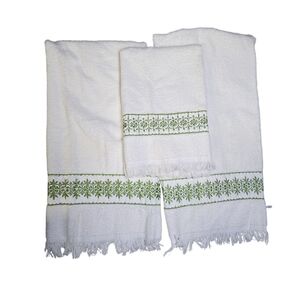 Vintage Royal Family By Cannon Mid Century Green Embroidery Bath/Hand Towel Set